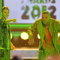 Justin Bieber y Will Smith empapados por el 'moco verde' de los Kids Awards