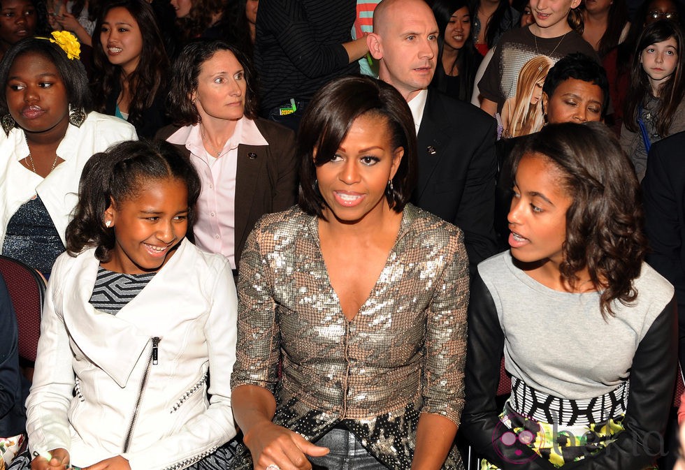 Michelle Obama con sus hijas en los Kids Awards