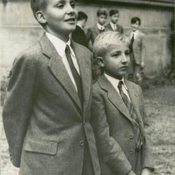 El Rey Juan Carlos y el Infante Alfonso en 1951