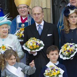 La Reina Isabel, el Duque de Edimburgo y la Princesa Beatriz en York