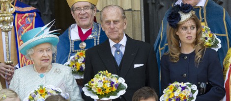 La Reina Isabel, el Duque de Edimburgo y la Princesa Beatriz en York