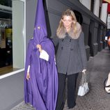 Patricia Rato y su hijo en la Semana Santa de Sevilla