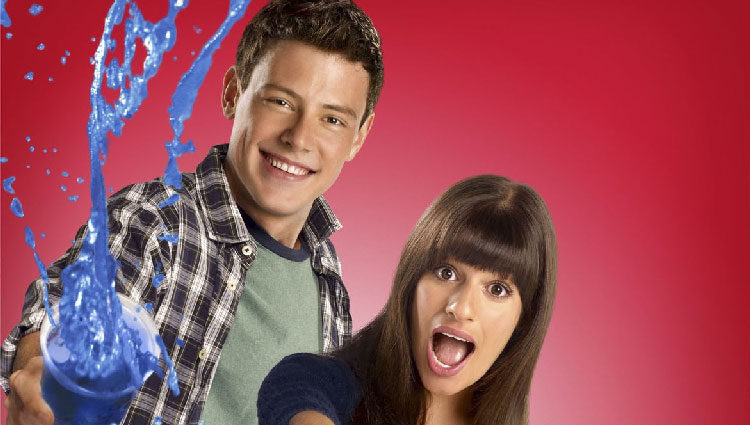 Lea Michele y Cory Monteith en una imagen promocional de 'Glee'