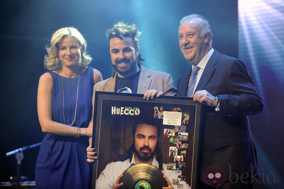 Anne Igartiburu, Huecco y Vicente del Bosque en la Gala Dame Vida 500