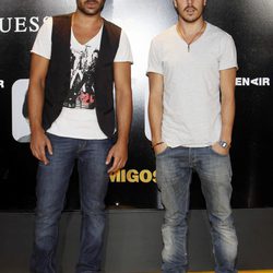 David Seijo y Javier Hernández de 'El Barco' en el estreno de 'Amigos'