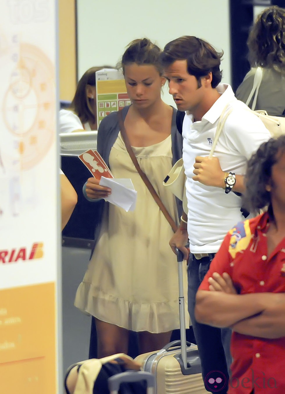 Carla Goyanes y Jorge Benguria en el aeropuerto de Ibiza