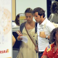 Carla Goyanes y Jorge Benguria en el aeropuerto de Ibiza