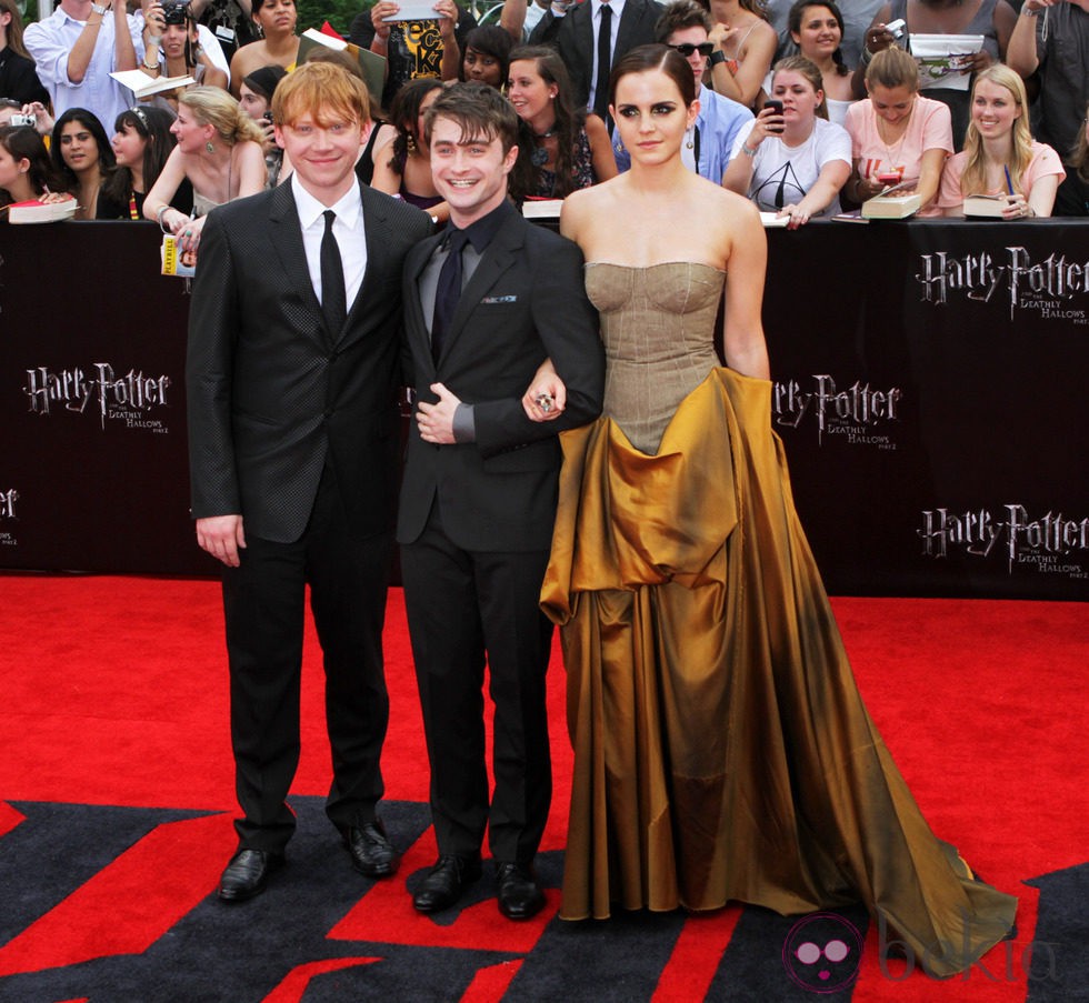 Los protagonistas de 'Harry Potter y las reliquias de la muerte: Parte 2' cruzan la alfombra roja