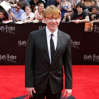 Rupert Grint rodeado de los fans neoyorkinos de Harry Potter