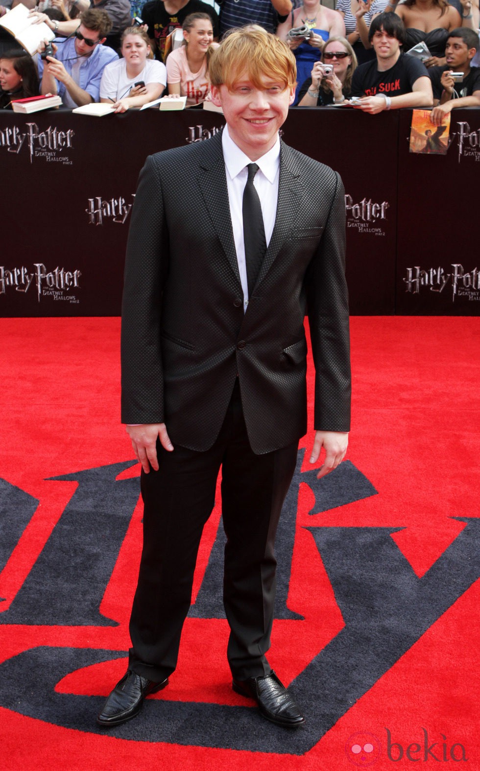 Rupert Grint rodeado de los fans neoyorkinos de Harry Potter