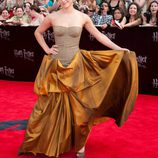 Emma Watson muestra su vestido en la alfombra roja de Nueva York