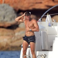 Darek luce su torso desnudo en Ibiza