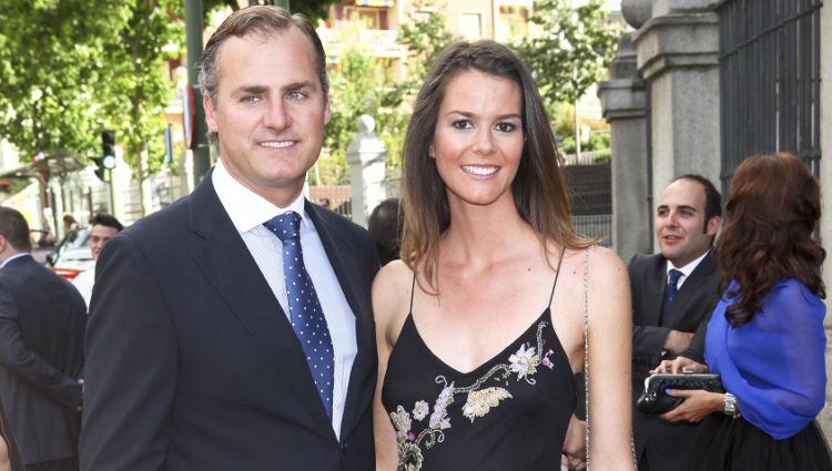 Isabel Aboy y su marido Javier en la boda de Irene Villa