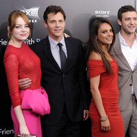 Emma Stone, Will Gluck, Mila Kunis, Justin Timberlake y Jenna Elfman en Nueva York