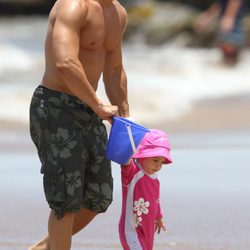 Joey Lawrence y su hija pequeña de vacaciones en Hawai