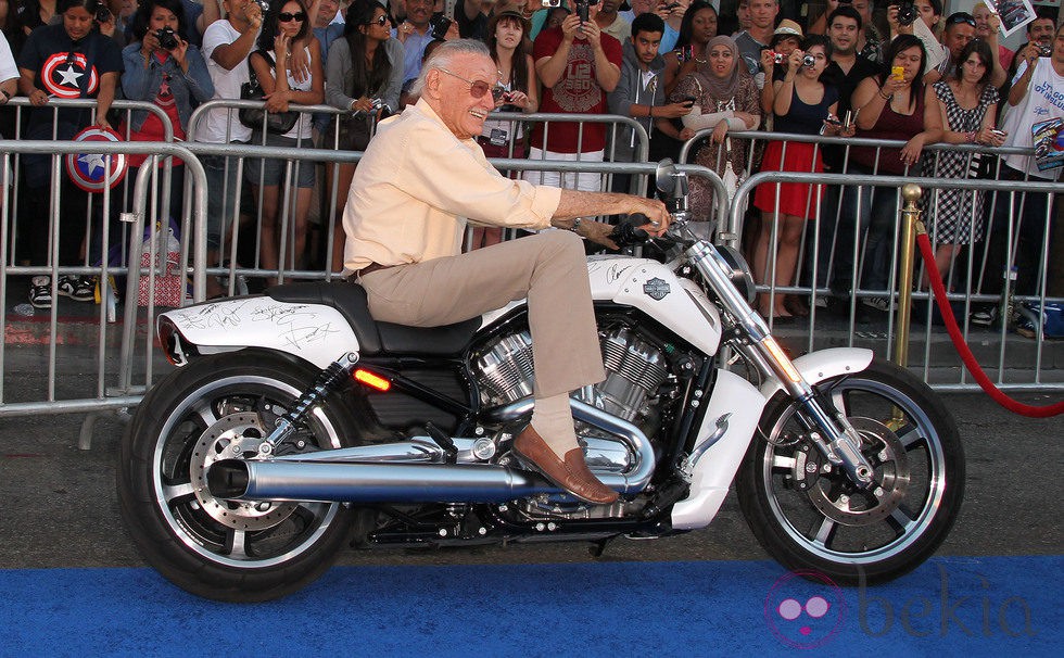 Stan Lee en la premiere en Los Angeles de 'Capitán América: El primer vengador' 