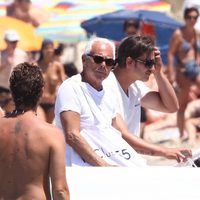 Giorgio Armani y un amigo disfrutan de unas vacaciones en Formentera