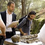 Antonio Hortelano y Carles Francino en una imagen del primer capítulo de 'Punta Escarlata'