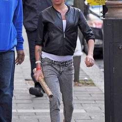 Amy Winehouse pasea por Londres