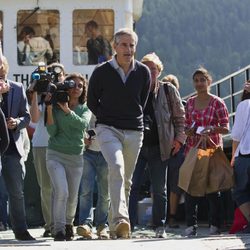 Jonas Gahr Store, ministro de asuntos exteriores, visita Utoya tras la masacre