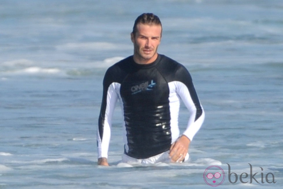 David Beckham, un papá surfero en Malibu