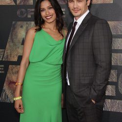 Freida Pinto y James Franco en el estreno de 'El origen del planeta de los Simios'