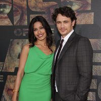 Freida Pinto y James Franco en el estreno de 'El origen del planeta de los Simios'