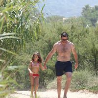 Hugh Jackman y su hija Ava en Saint-Tropez