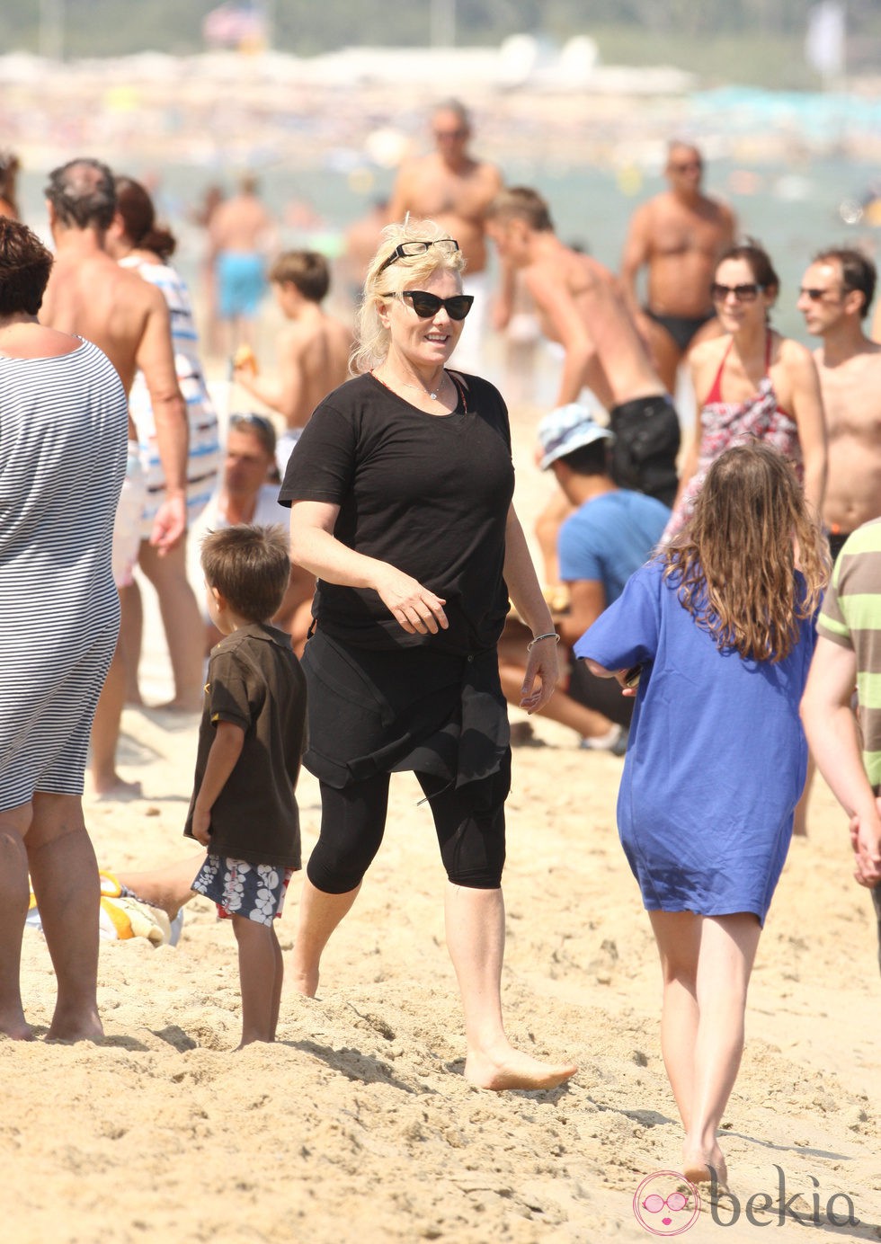 Deborra Lee Furness durante sus vacaciones con Hugh Jackman en Saint-Tropez