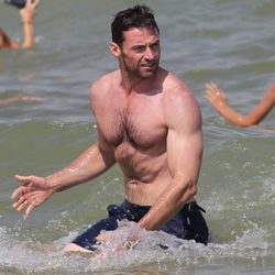 Hugh Jackman presume de cuerpo en Saint-Tropez