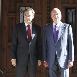 Zapatero y el Rey en su último despacho en Marivent