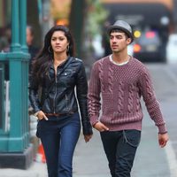 Joe Jonas y Jessica Pott paseando por las calles de Nueva York