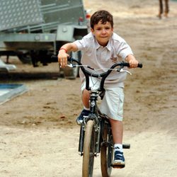 Felipe de Marichalar en bicicleta en un concurso de saltos en 2005