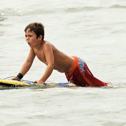 Froilán de Marichalar con una tabla de surf en 2007