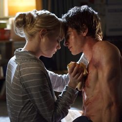 Emma Stone y Andrew Garfield en una escena de 'The Amazing Spiderman'