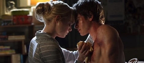 Emma Stone y Andrew Garfield en una escena de 'The Amazing Spiderman'