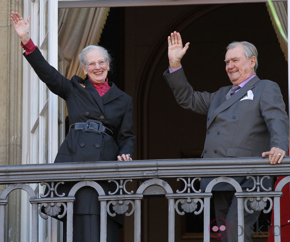 La Reina Margarita celebra su 72 cumpleaños con el Príncipe Enrique