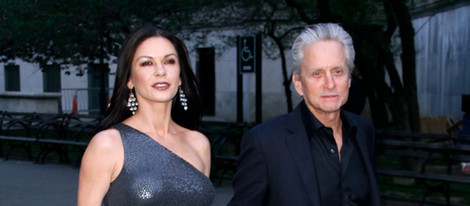 Michael Douglas y Catherine Zeta Jones llegan a la fiesta Vanity Fair de Nueva York