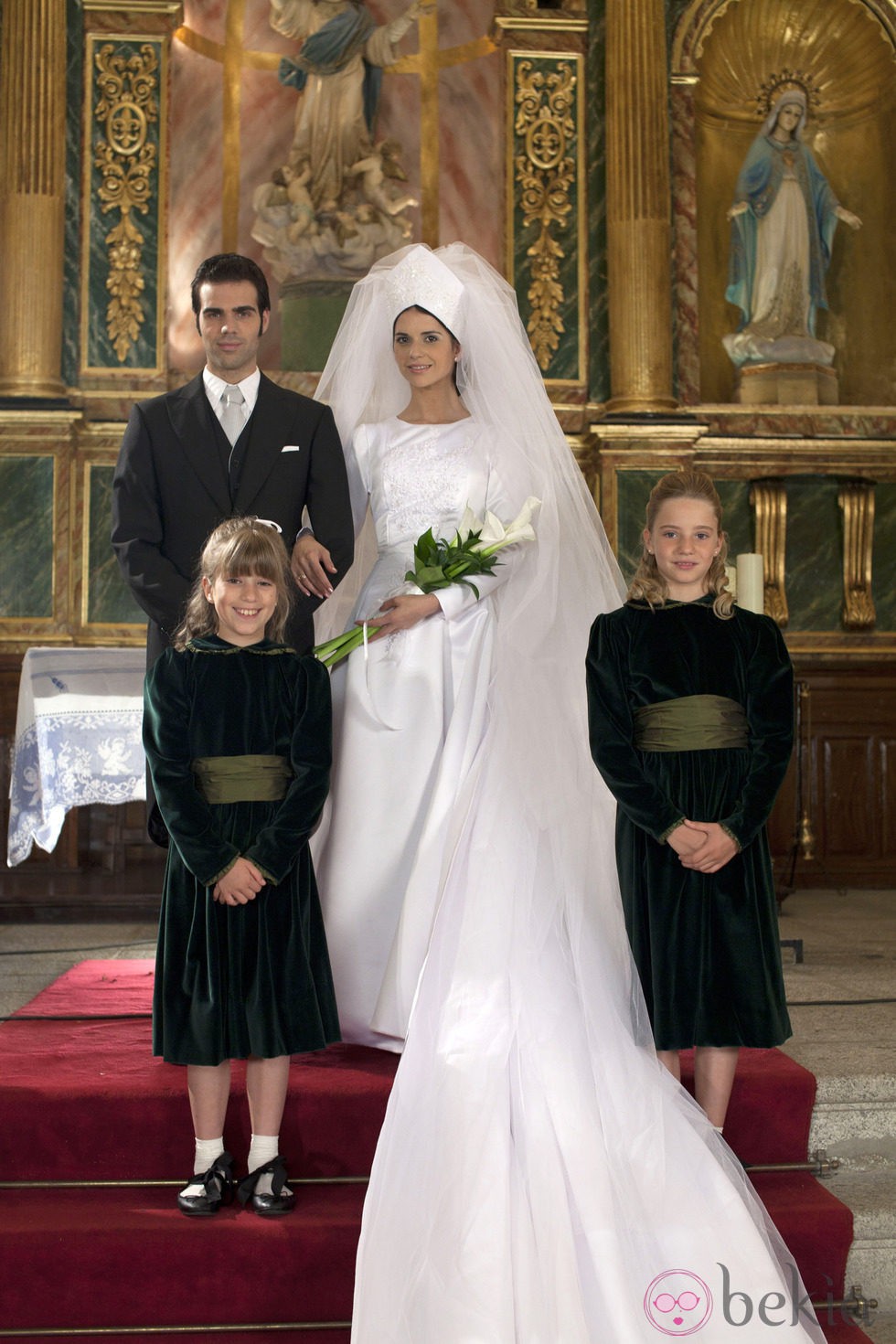 Ángel Caballero y Ana Caldas como Paquirri y Carmina Ordoñez durante su boda en 'Carmina'