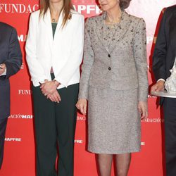 La Reina Sofía y la Infanta Elena en la entrega de premios de la Fundación Mapfre