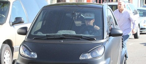 Justin Bieber conduciendo su Smart