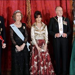 Cristina Kirchner con los Reyes de España y los Príncipes de Asturias