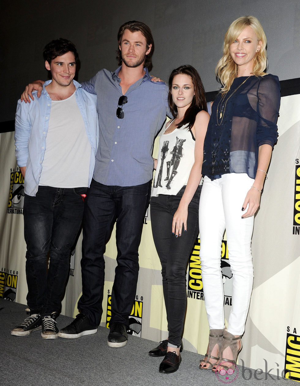 Sam Claflin, Chris Hemsworth, Kristen Stewart y Charlize Theron