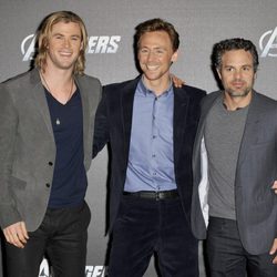 Chris Hemsworth, Tom Hiddleston y Mark Ruffalo promocionan 'Los Vengadores' en Berlín