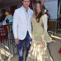 Álvaro Muñoz Escassi y su novia Patricia Martínez en la Feria de Abril de Sevilla 2012