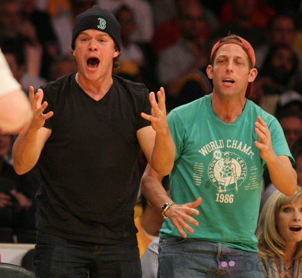 Matt Damon en un partido de los Staples Center