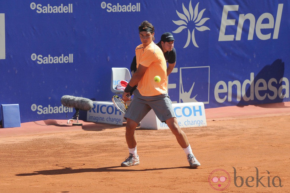 Rafa Nadal disputa un partido en el Conde de Godó 2012