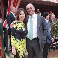 Ana Rosa Quintana y su marido Juan Muñoz en la Feria de Abril de Sevilla 2012