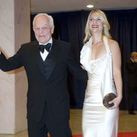 Bob Schieffer y Claire Danes en la cena de corresponsales de Obama