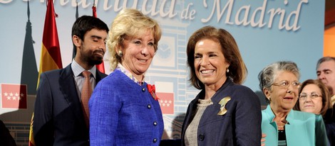 Esperanza Aguirre y Ana Botella el Día de la Comunidad de Madrid 2012